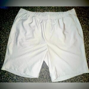 Greg Norman Shorts; Mens; XL; Khaki